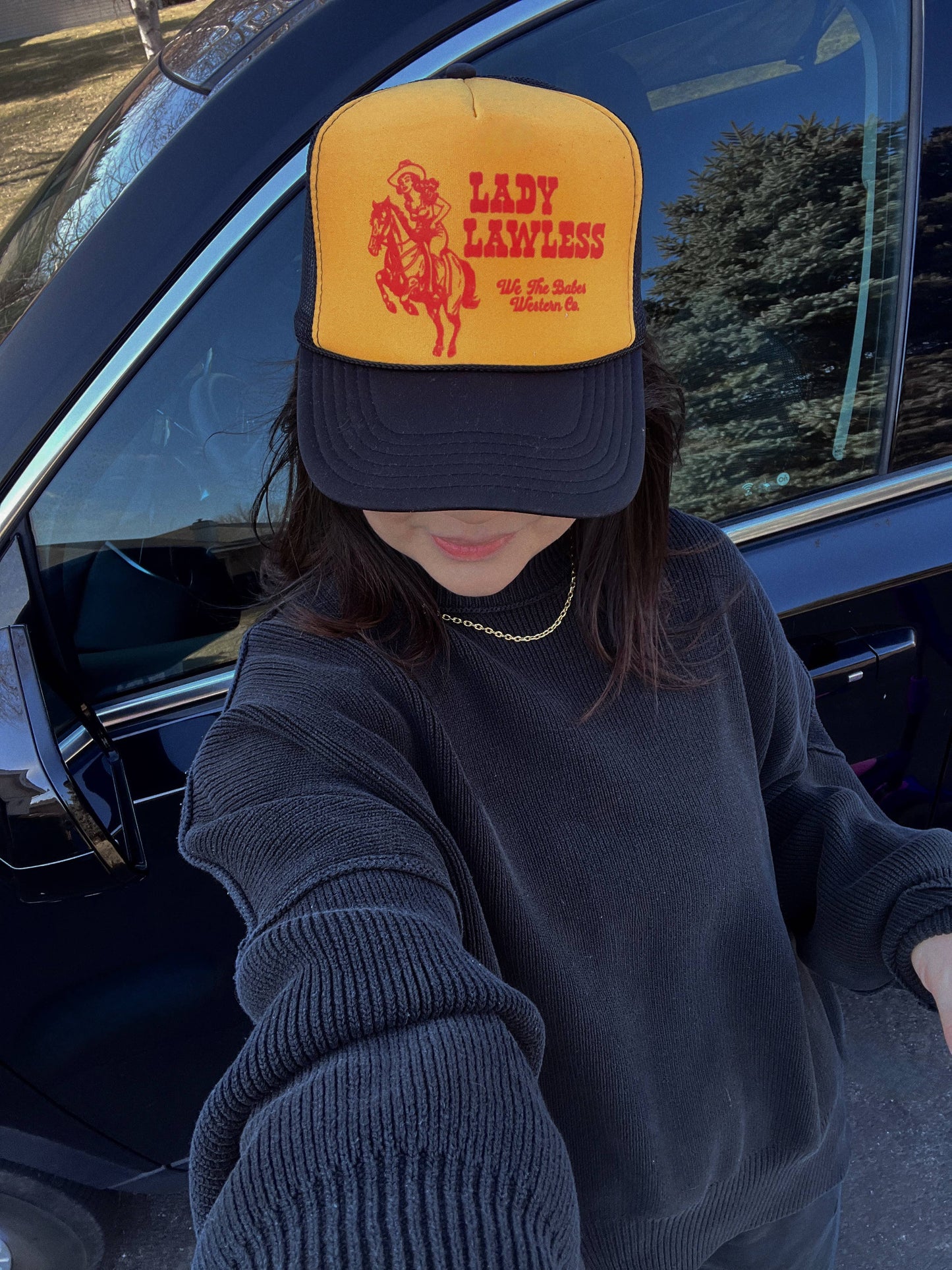 Lady Lawless western Grunge Trucker Hat - Black/Gold